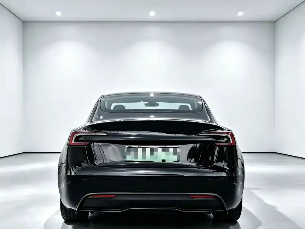 Tesla Model 3 — фото 5