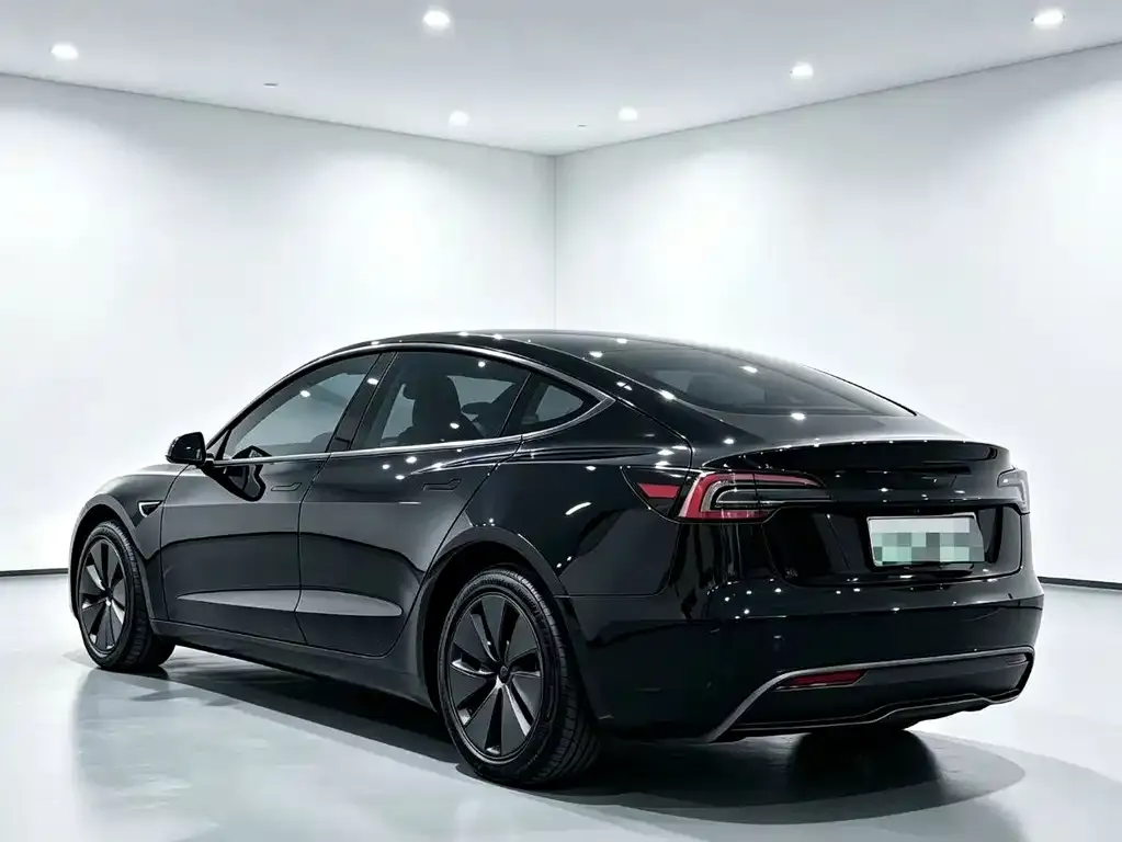 Tesla Model 3 — фото 8