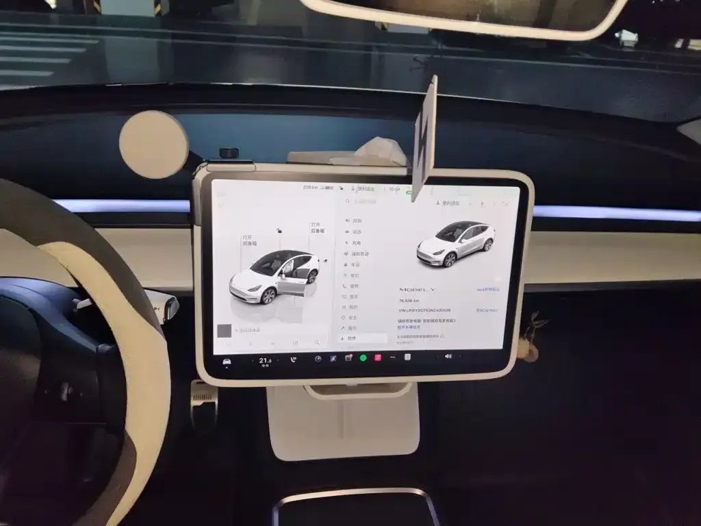 Tesla Model Y — фото 6