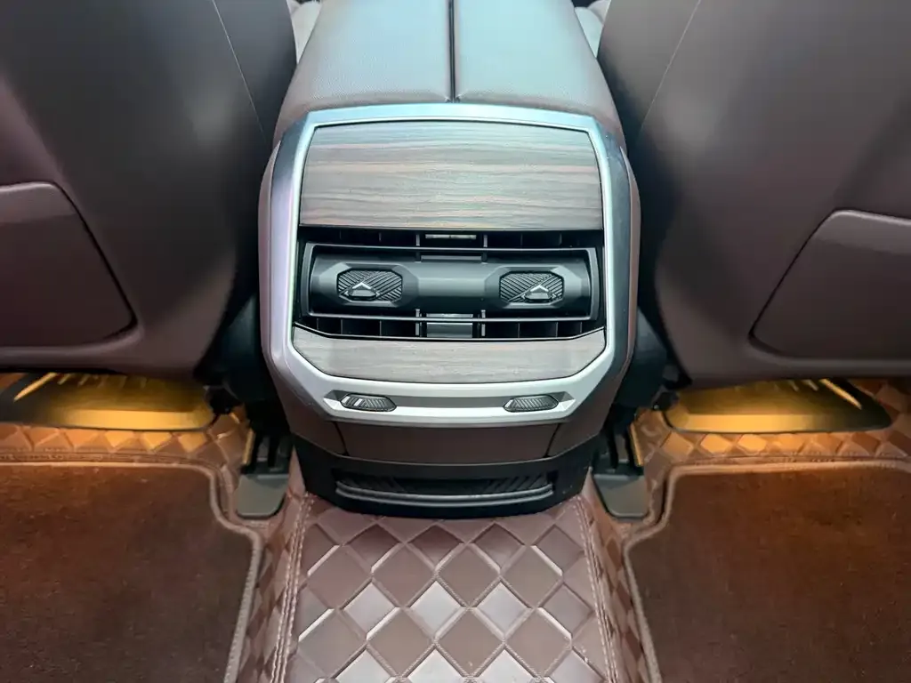 BMW 7 Series — фото 2