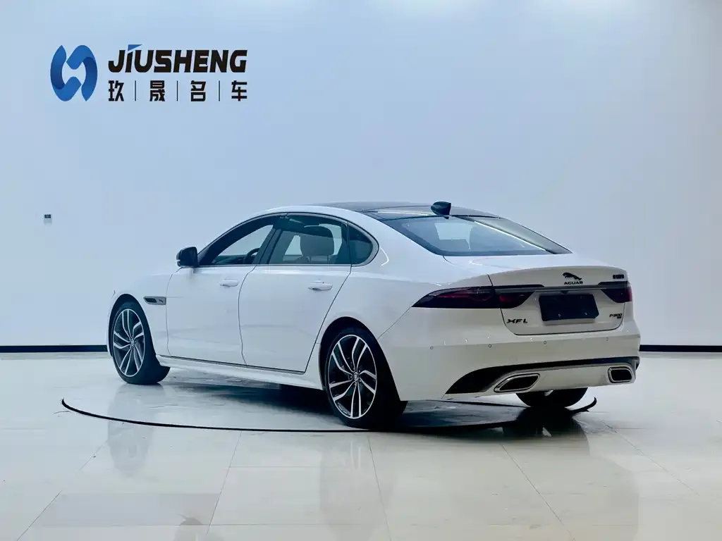 Jaguar XFL — фото 10