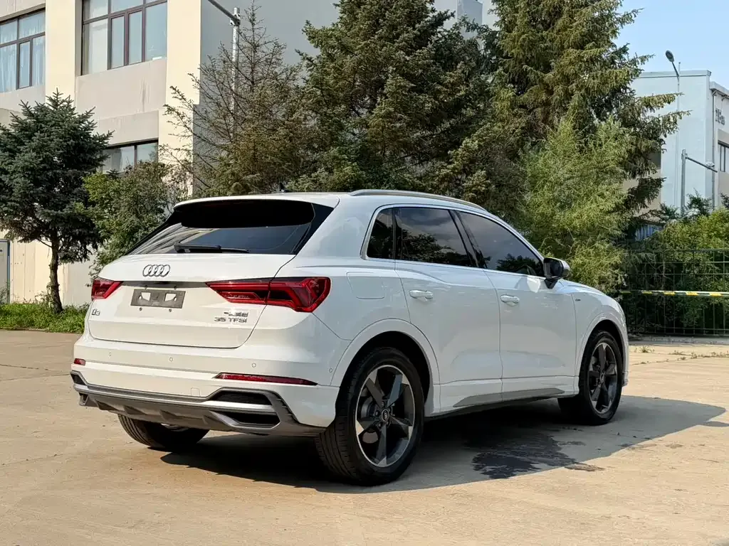 Audi Q3 — фото 10