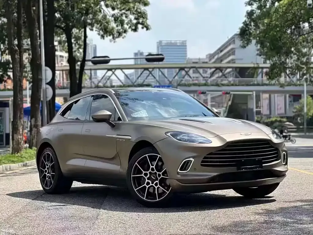 Aston Martin DBX — фото 7