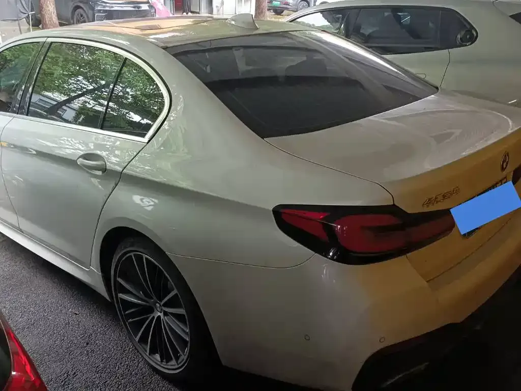 BMW 5 Series — фото 10