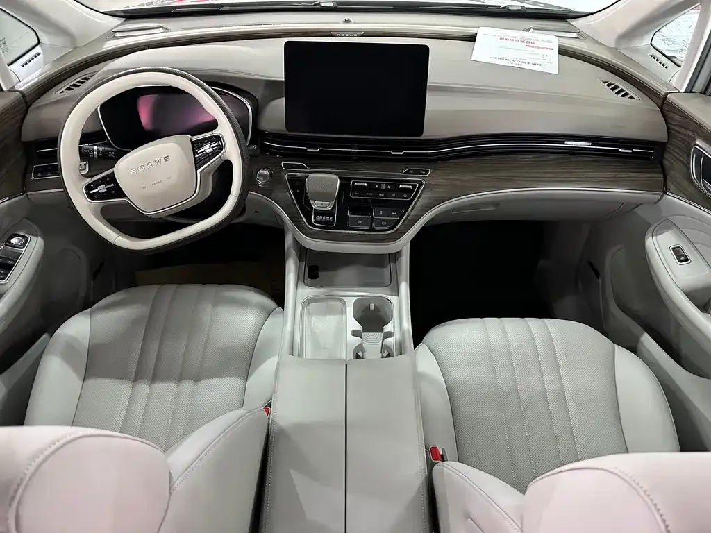Roewe iMAX8 New Energy — фото 6