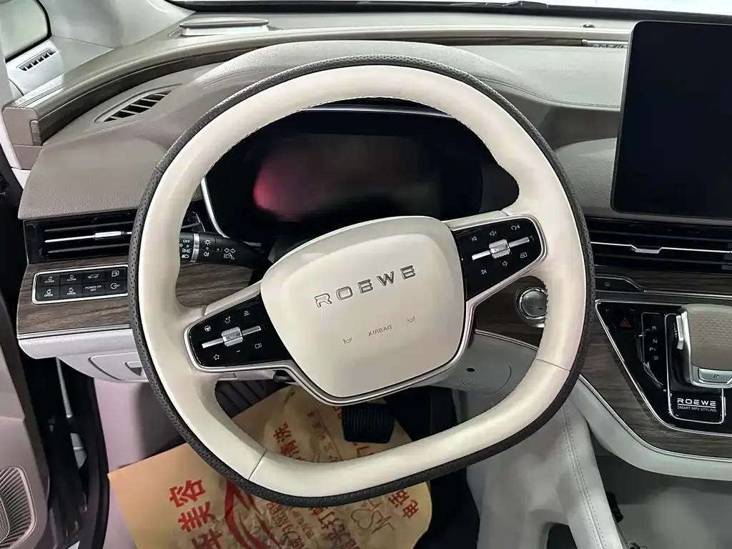 Roewe iMAX8 New Energy — фото 9