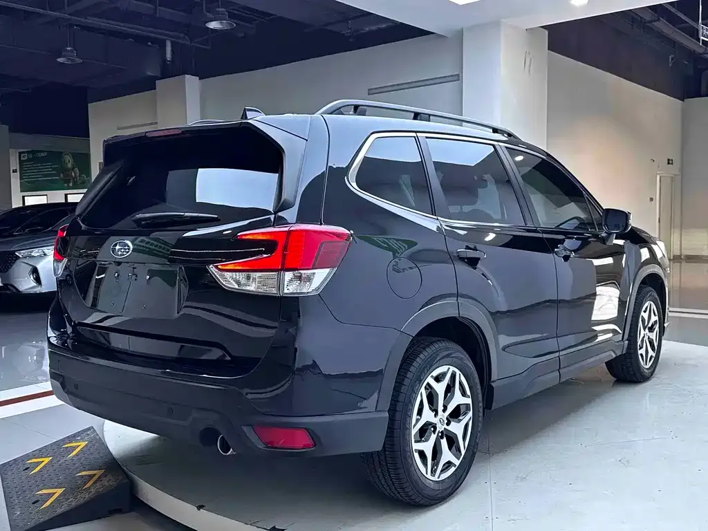 Subaru Forester — фото 7