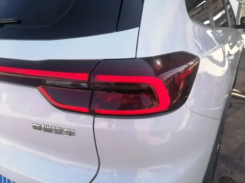 Chery Tiggo 8 — фото 10