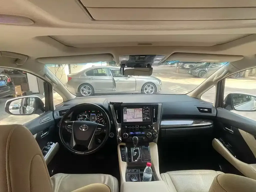 Toyota Vellfire — фото 4
