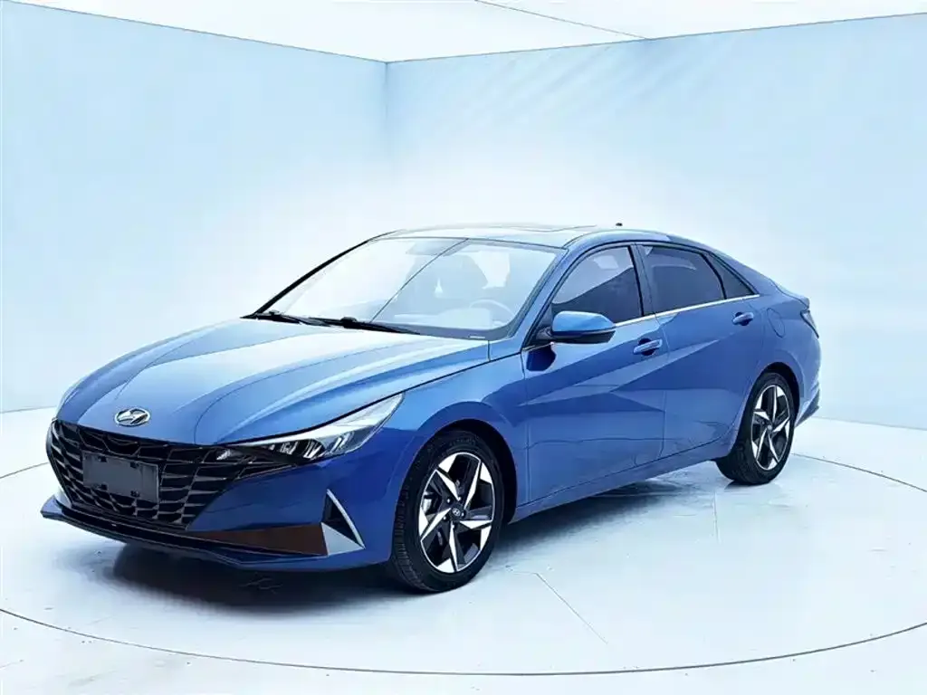 Hyundai Elantra — фото 1