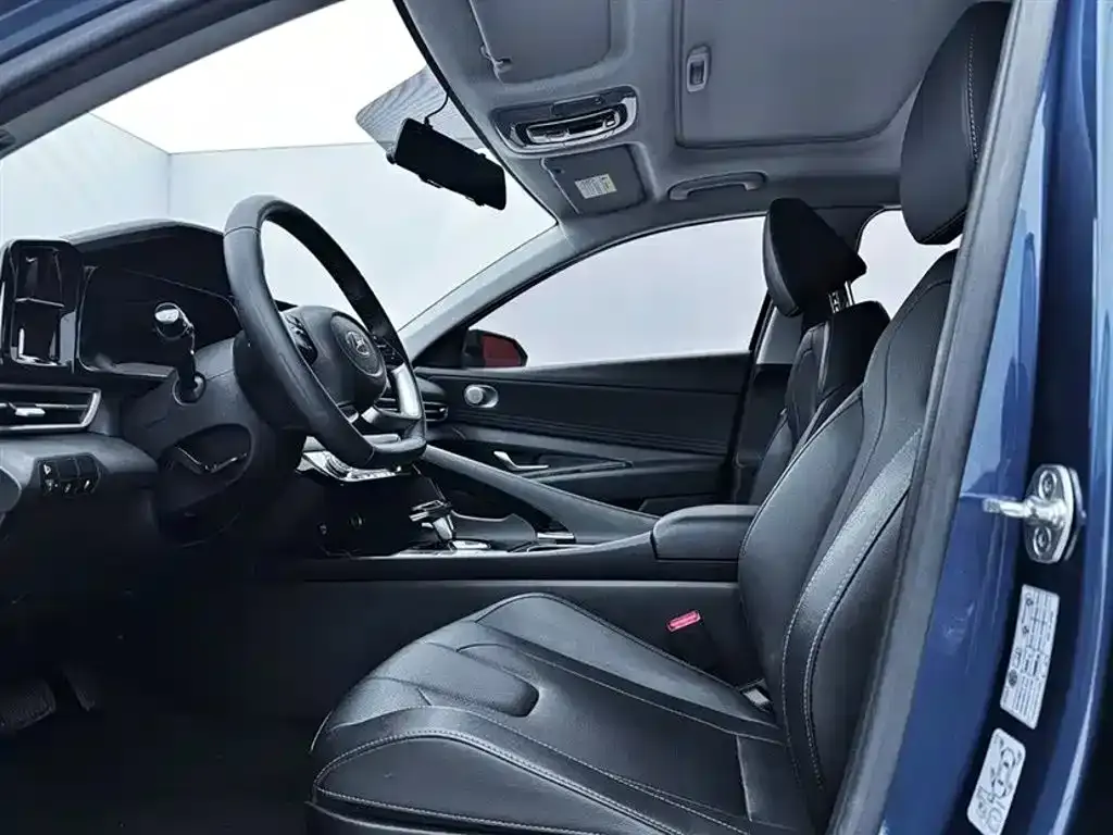Hyundai Elantra — фото 6