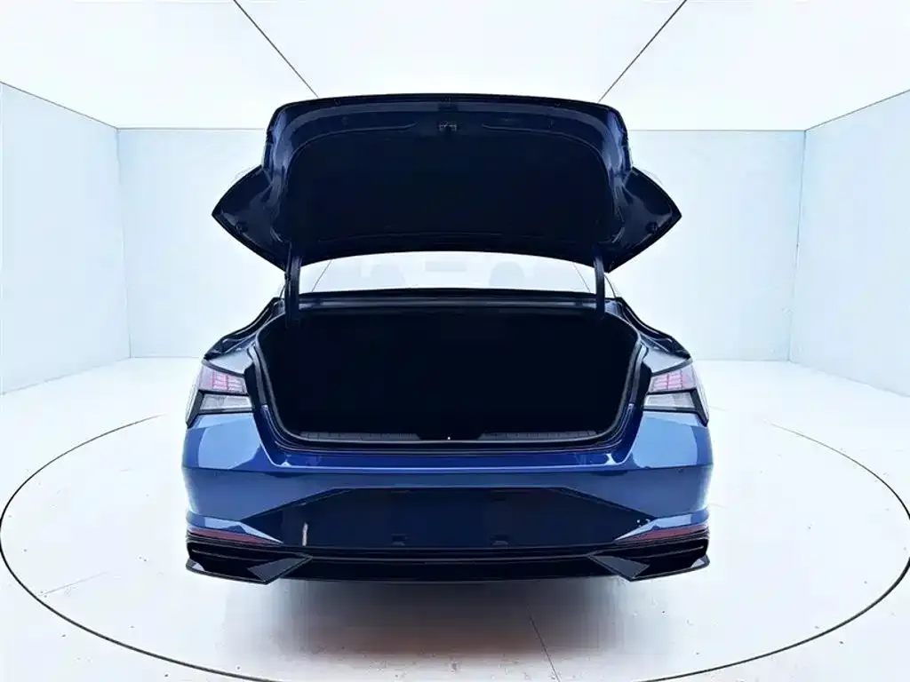 Hyundai Elantra — фото 9