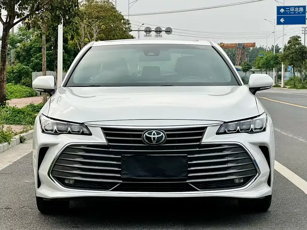 Toyota Avalon — фото 6
