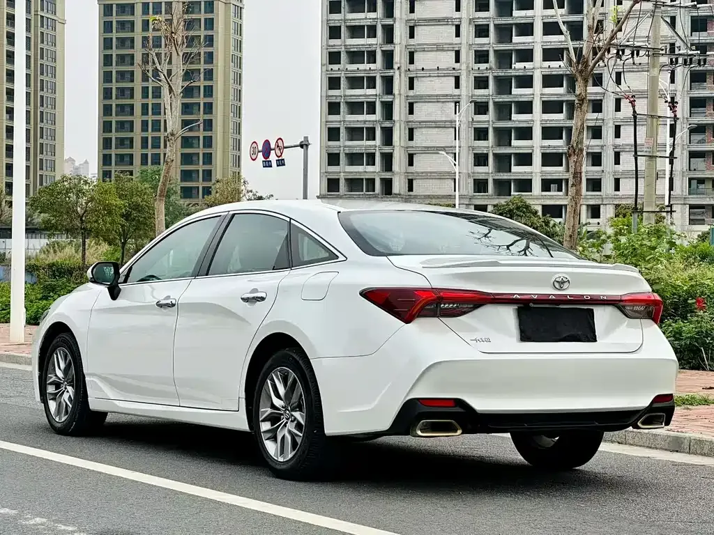 Toyota Avalon — фото 5