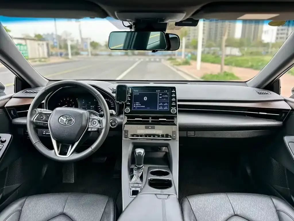 Toyota Avalon — фото 2