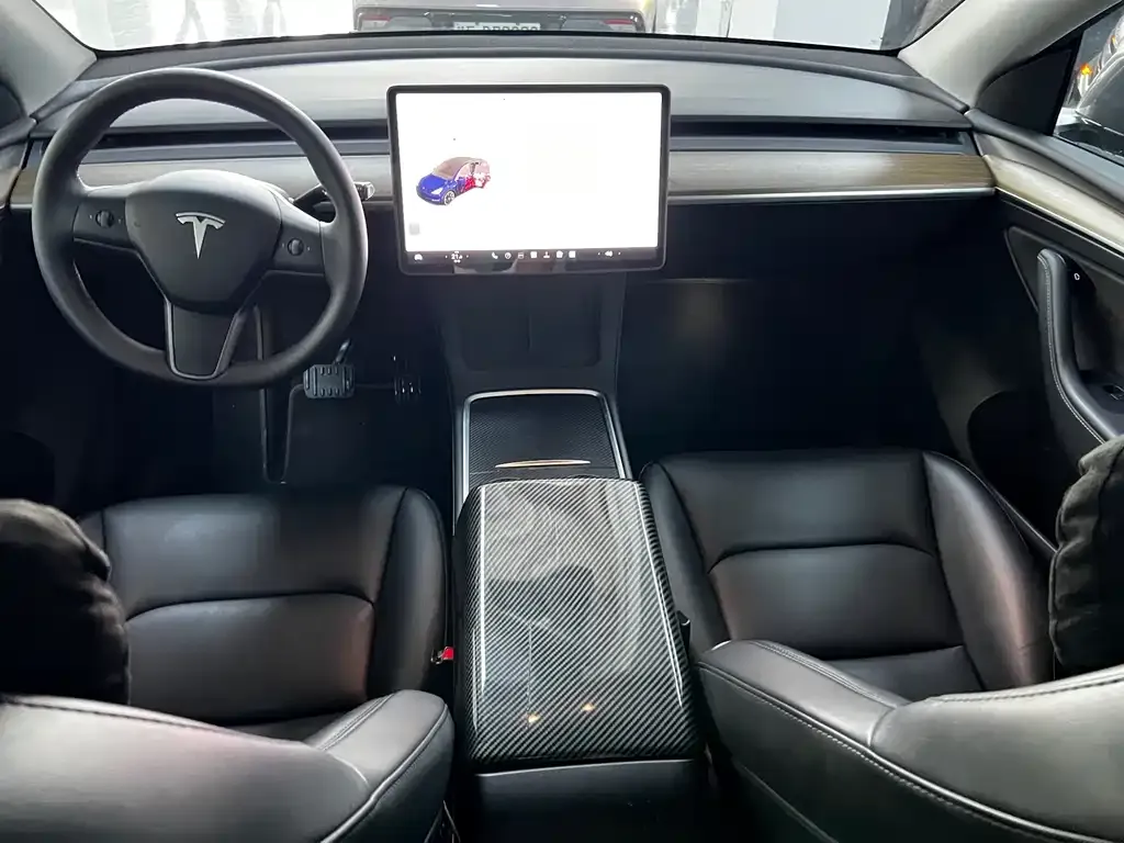 Tesla Model Y — фото 7