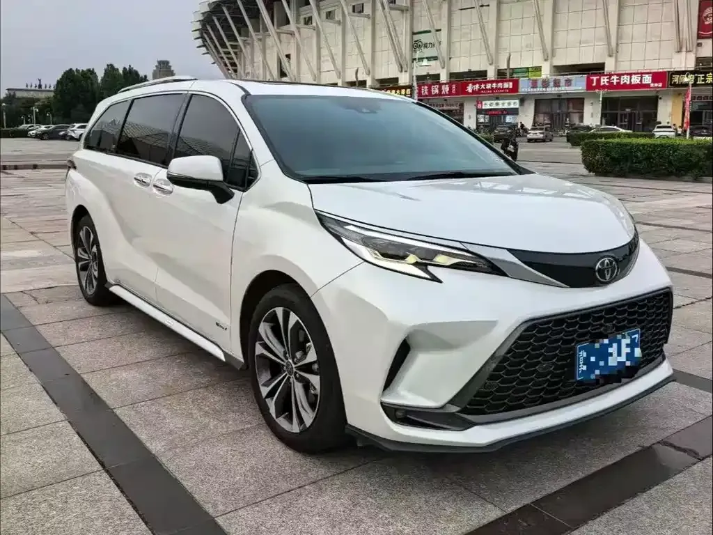 Toyota Granvia — фото 4