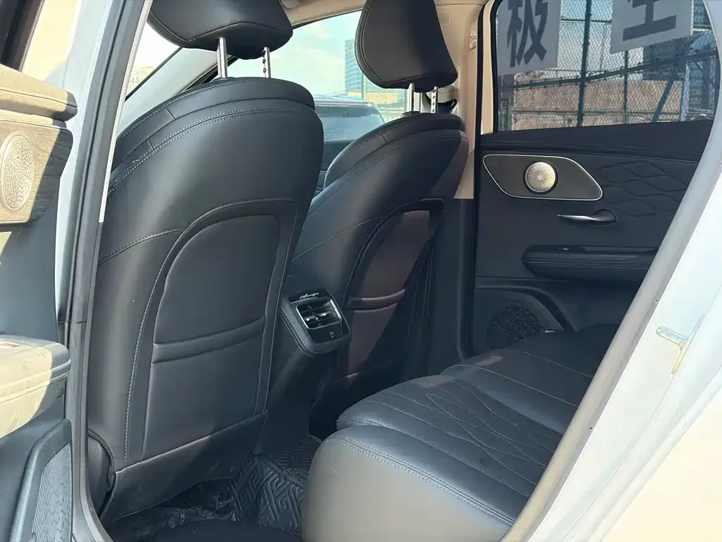Chery Arrizo 8 PRO — фото 10