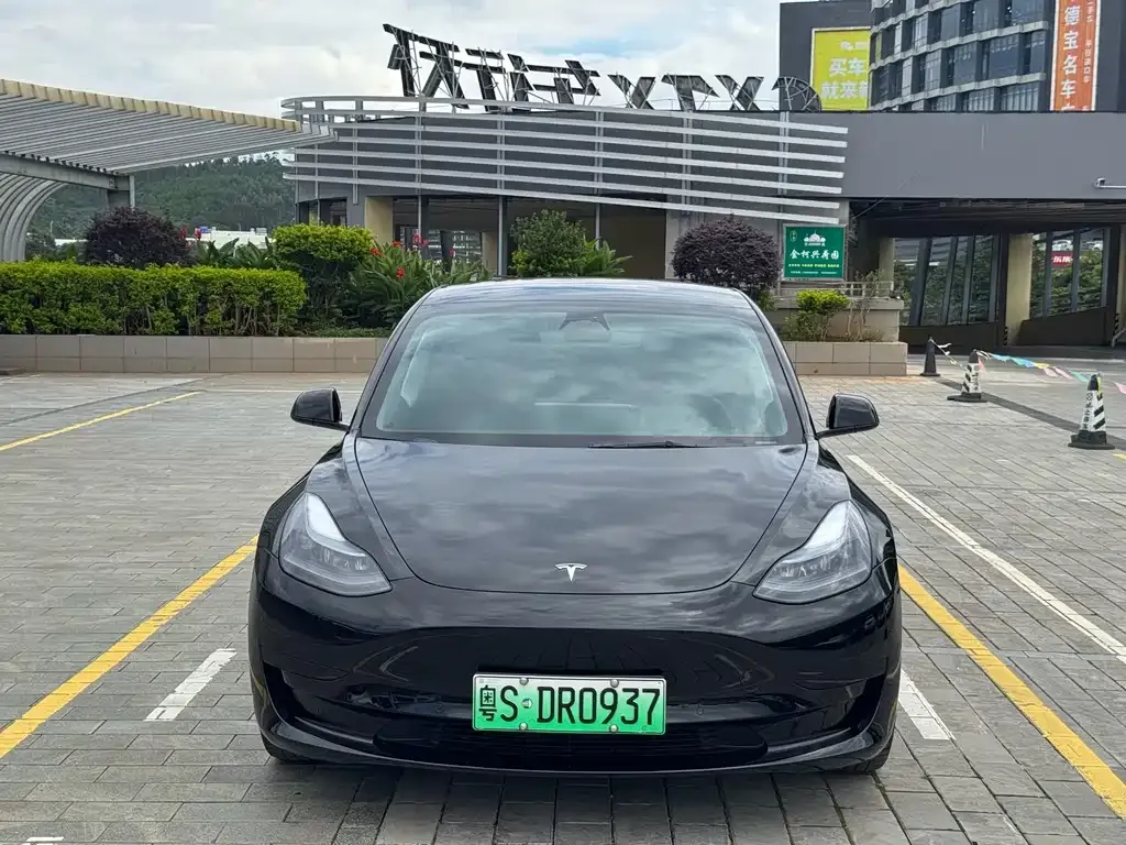 Tesla Model 3 — фото 3