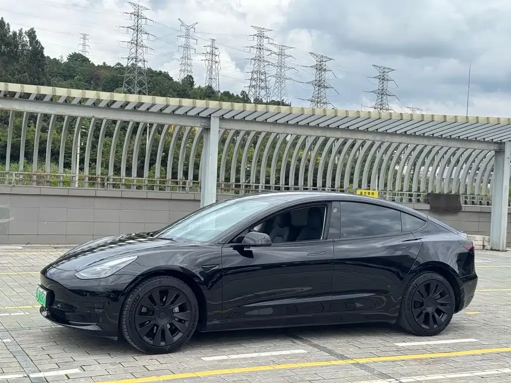 Tesla Model 3 — фото 5