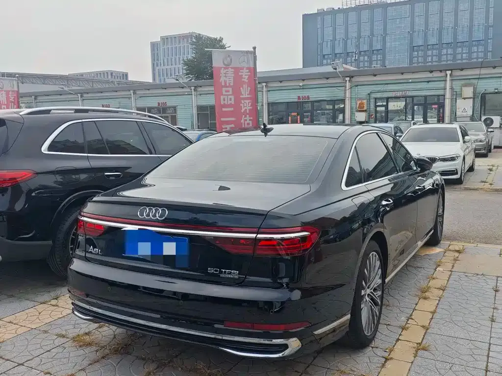 Audi A8 — фото 4