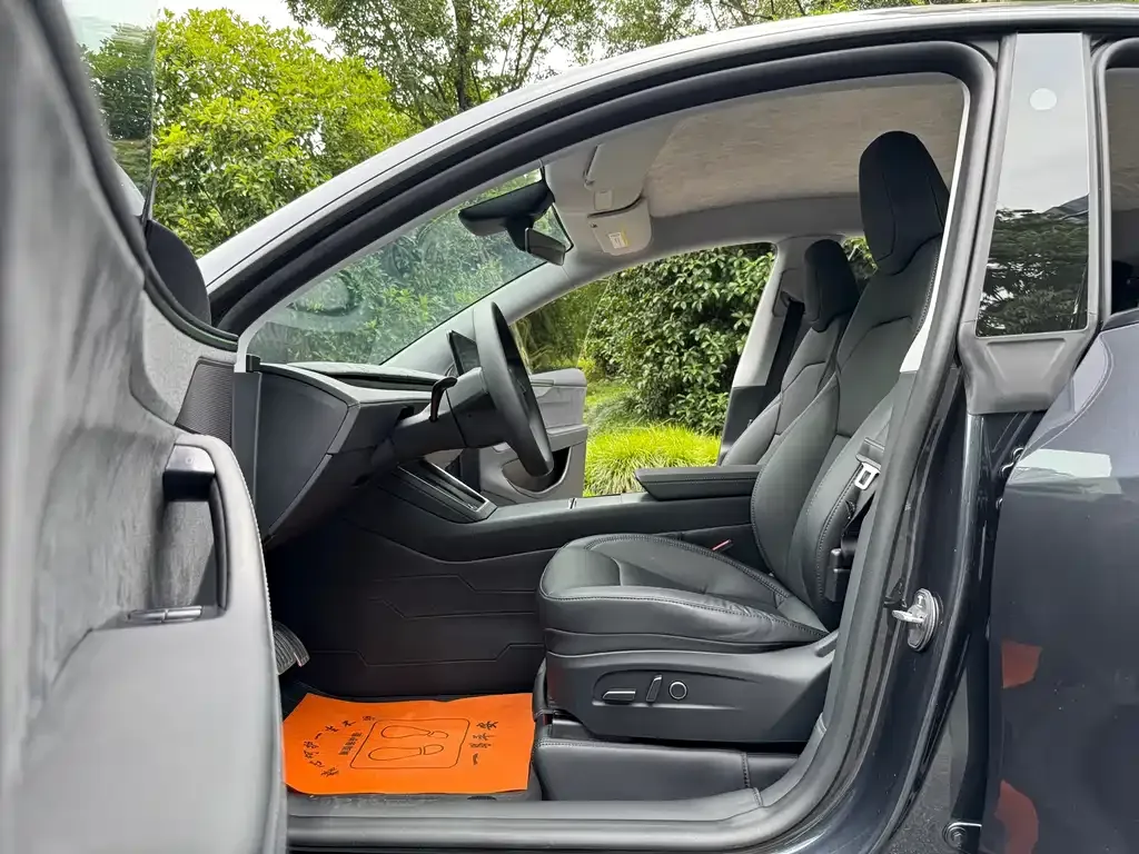 Tesla Model Y — фото 5