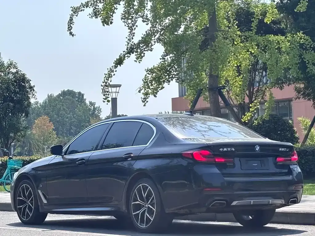 BMW 5 Series — фото 4
