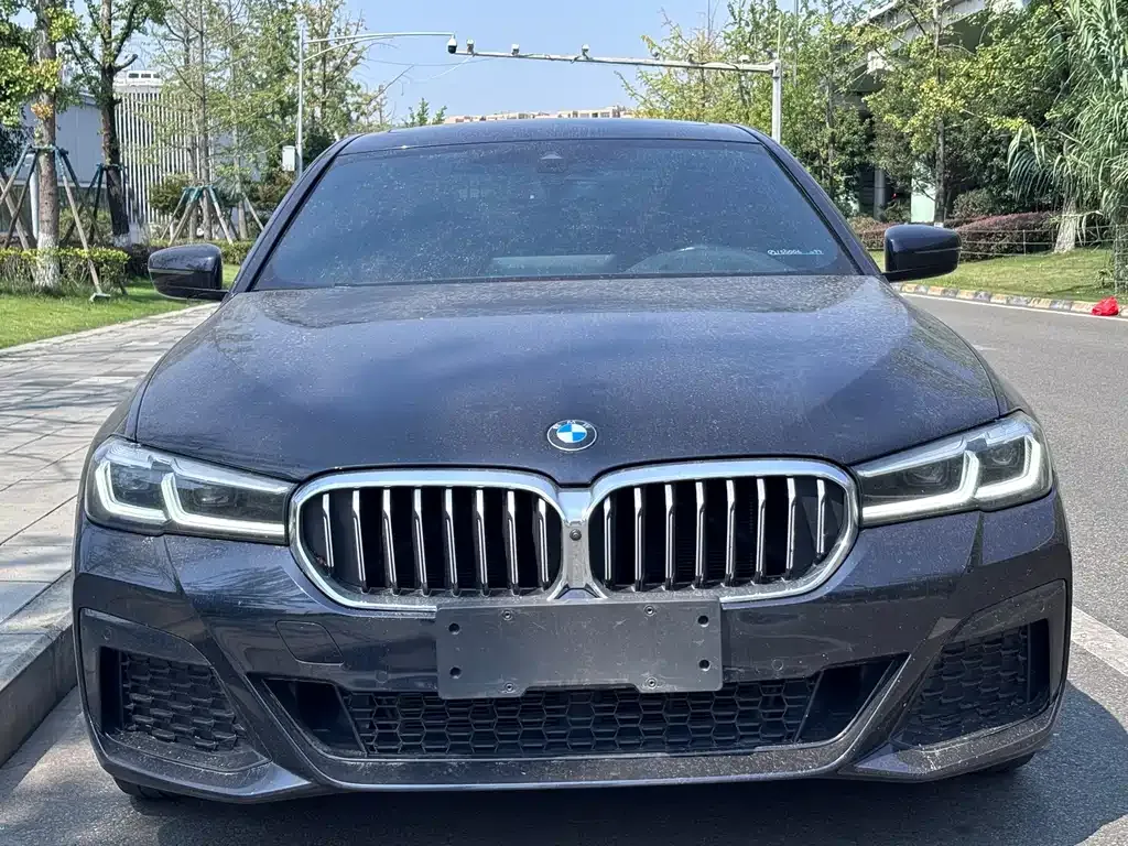 BMW 5 Series — фото 10
