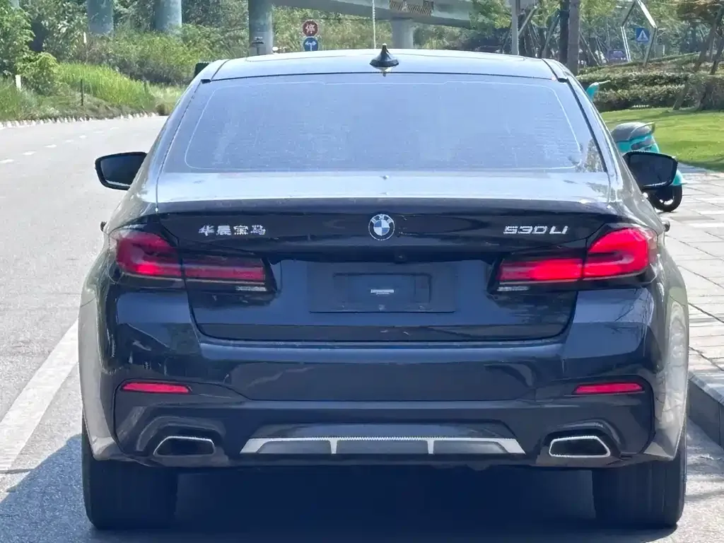 BMW 5 Series — фото 5