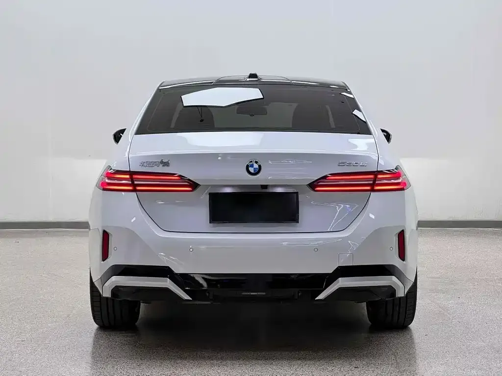 BMW 5 Series — фото 2