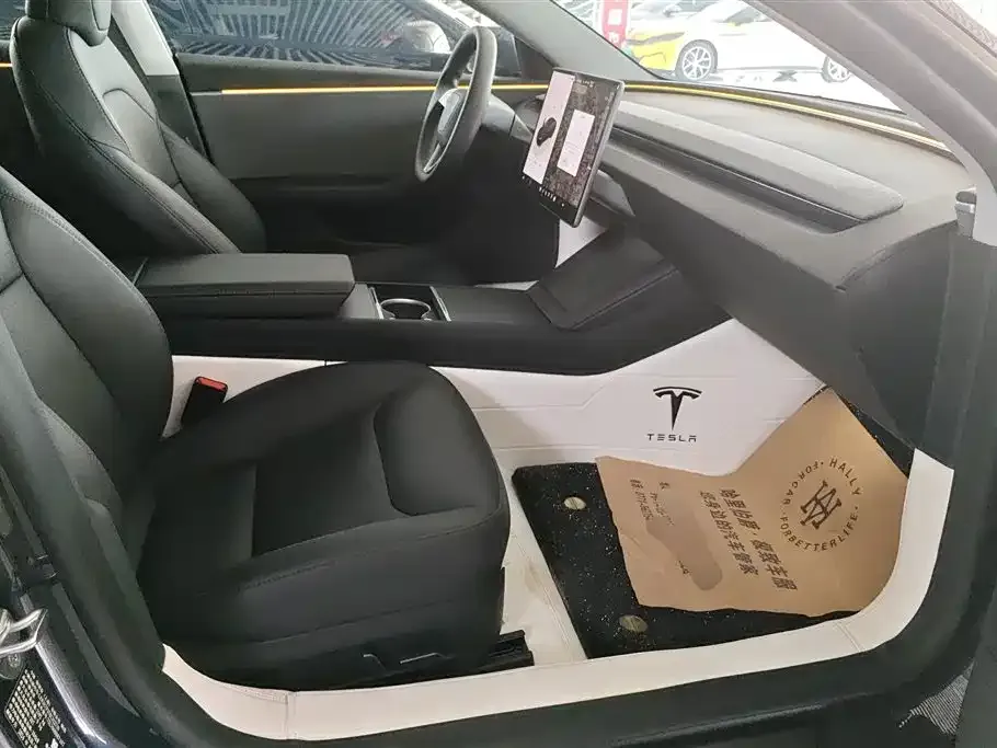Tesla Model 3 — фото 3
