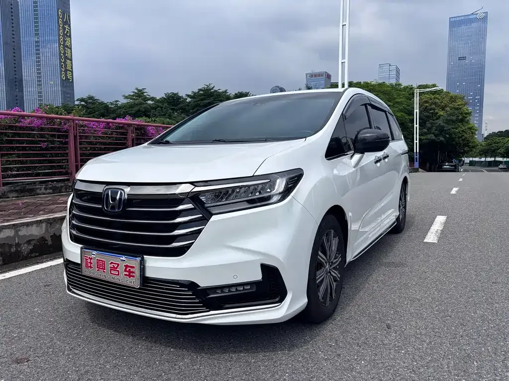 Honda Odyssey — фото 1