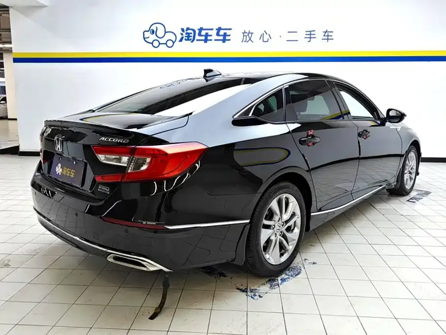 Honda Accord — фото 8