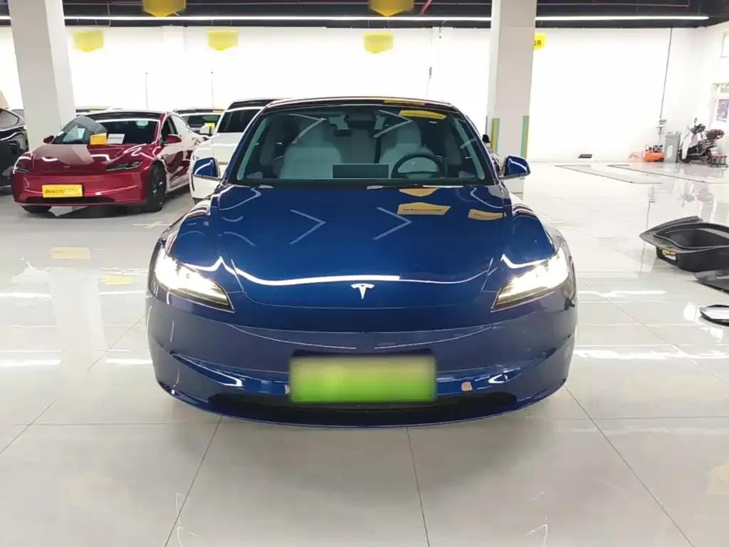 Tesla Model 3 — фото 2
