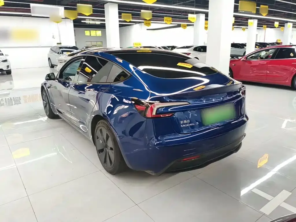 Tesla Model 3 — фото 10
