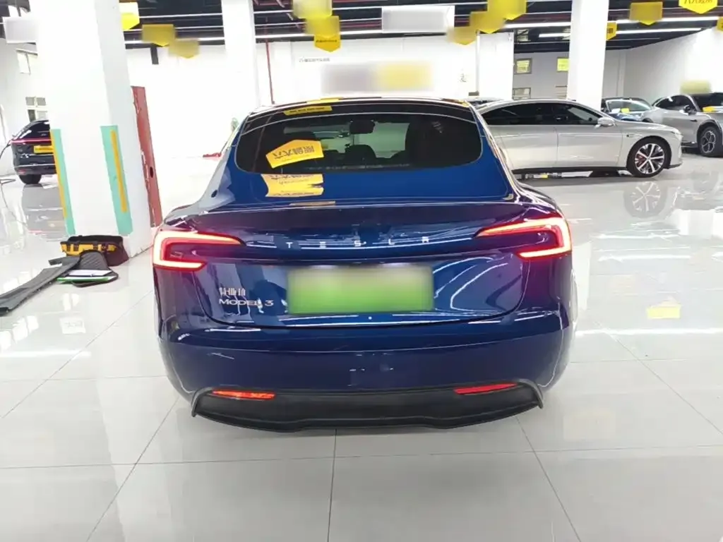 Tesla Model 3 — фото 4