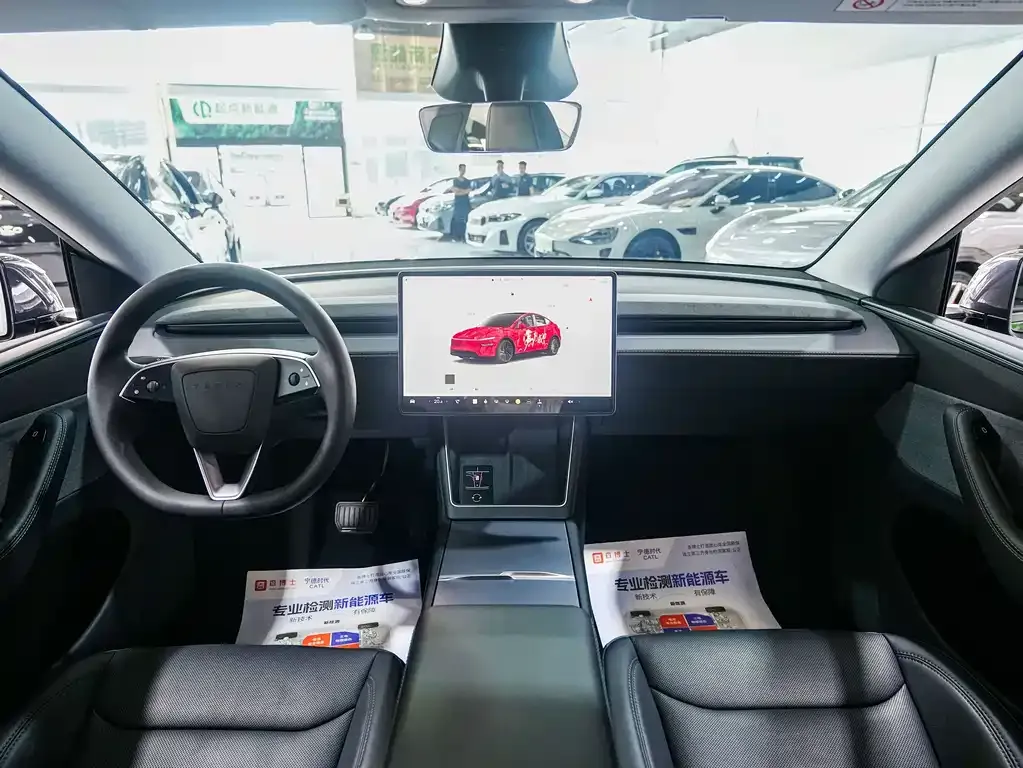 Tesla Model Y — фото 3