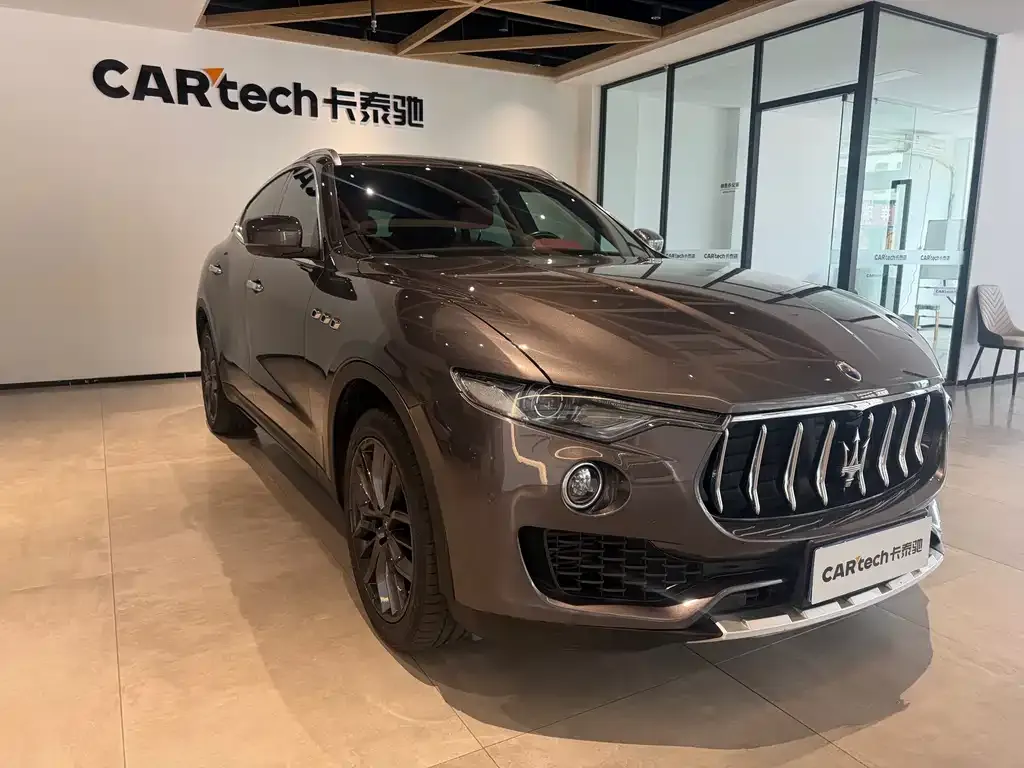 Maserati Levante — фото 1