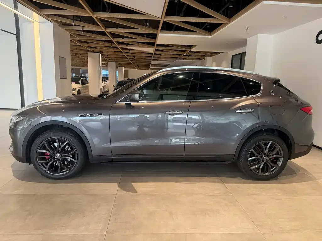 Maserati Levante — фото 7