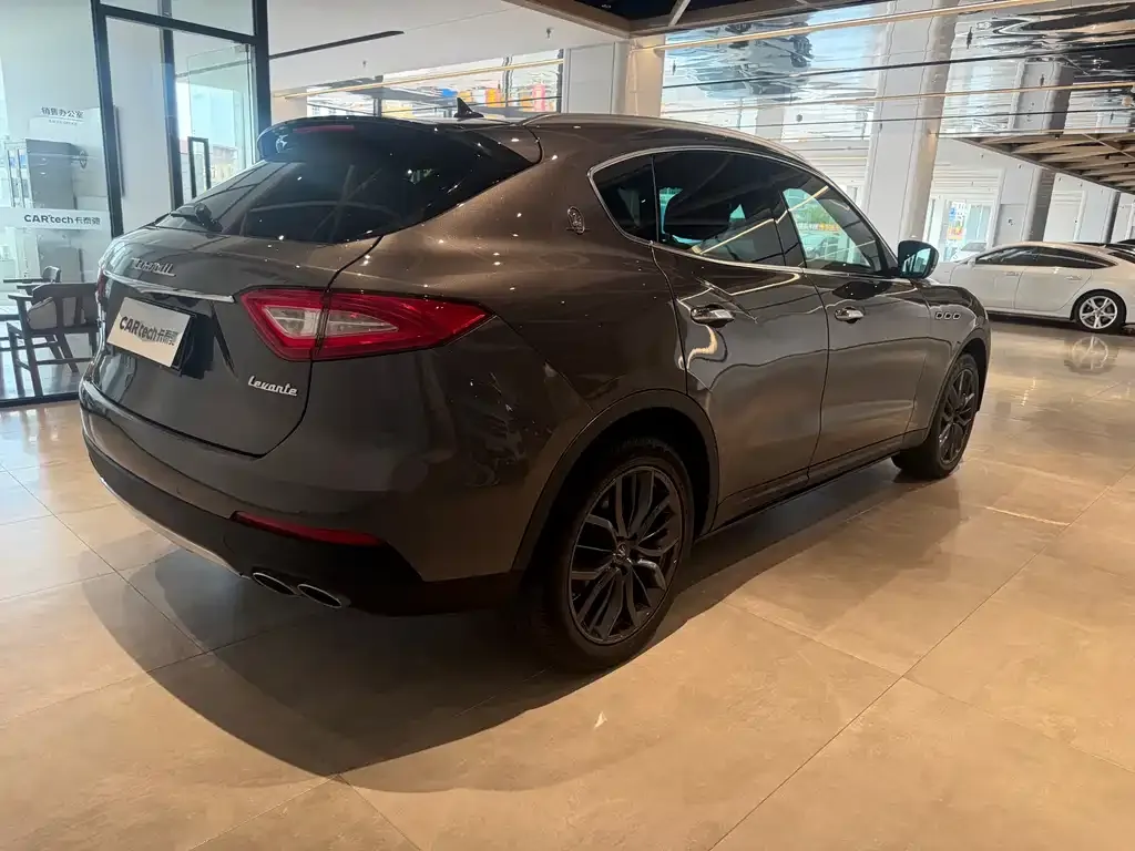 Maserati Levante — фото 3