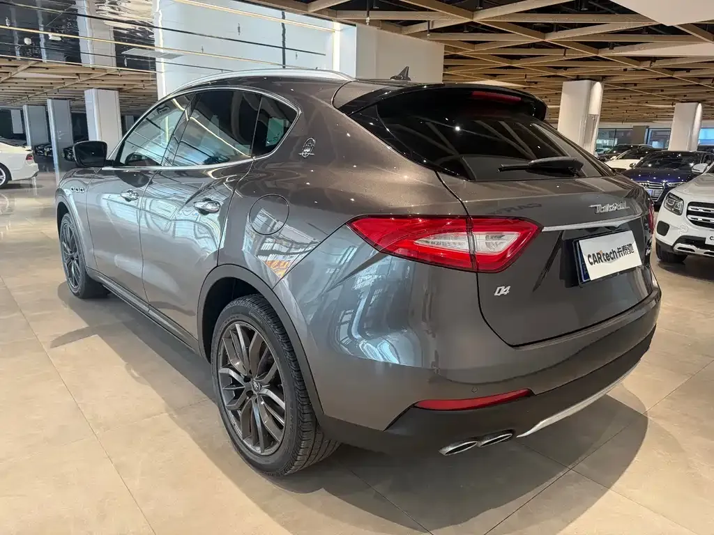 Maserati Levante — фото 8