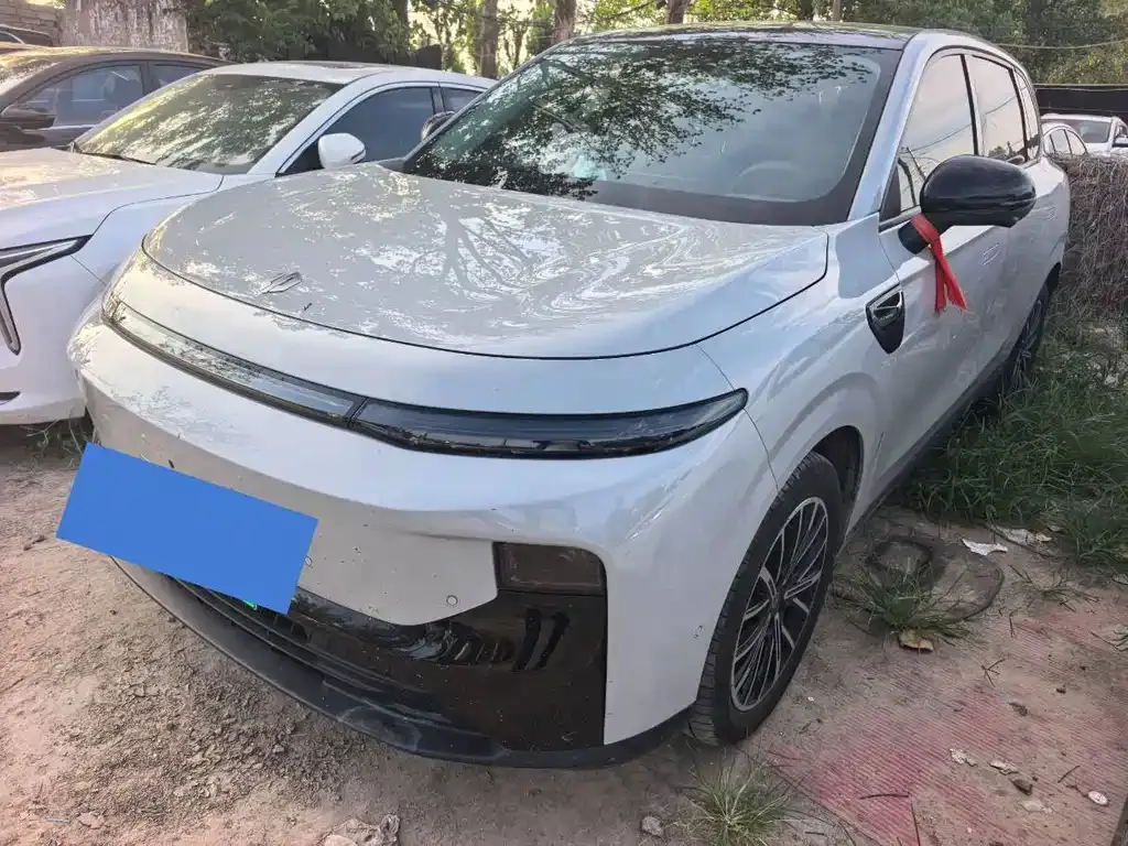 Leapmotor B10