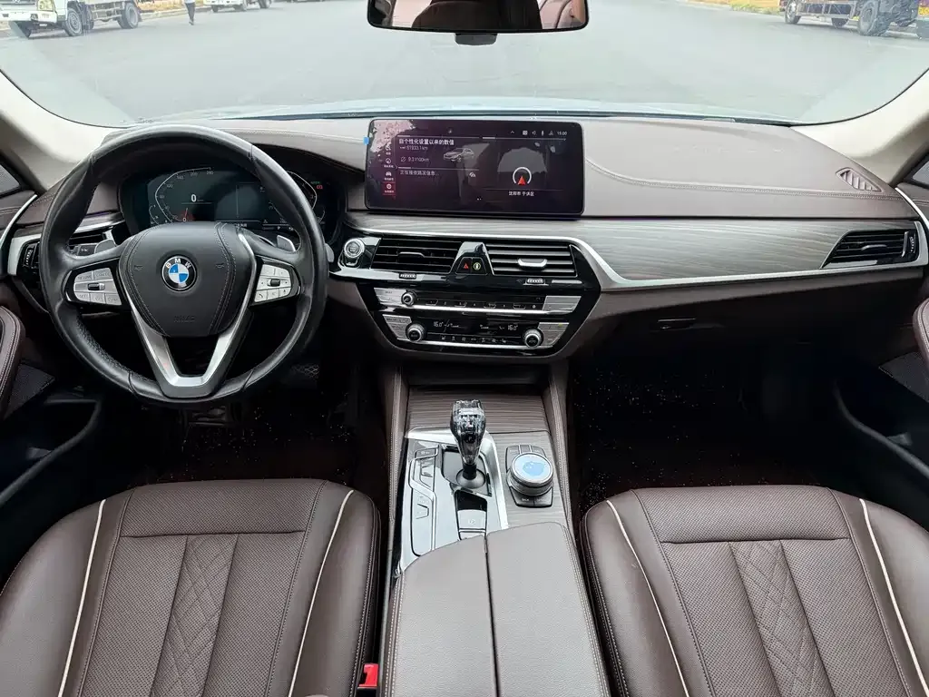 BMW 5 Series — фото 5