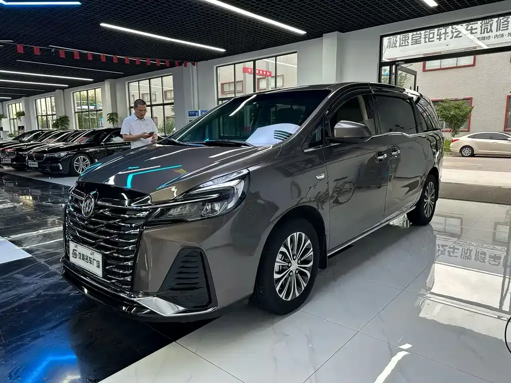 Buick GL8 652T Luxury 1