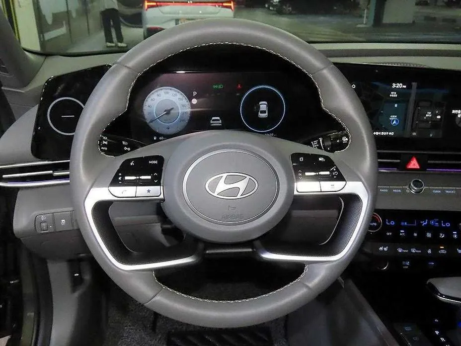 Hyundai AVANTE — фото 10