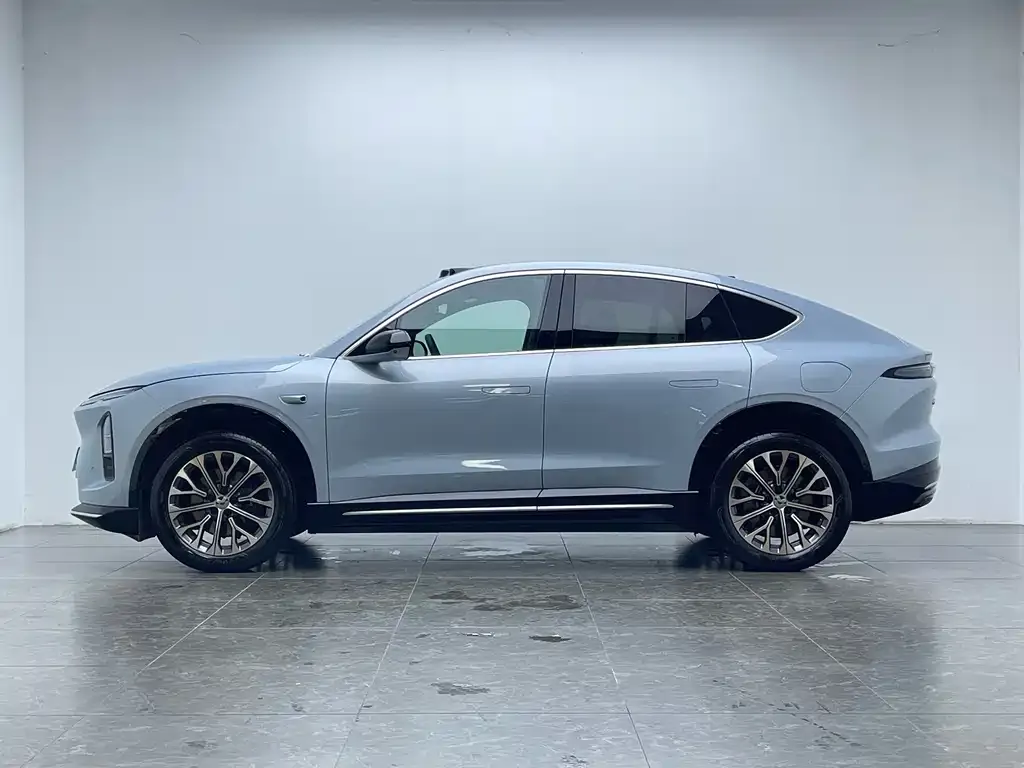 NIO EC6 — фото 10
