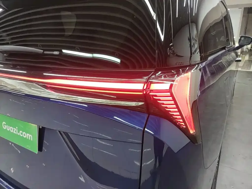 Buick GL8 Hybrid — фото 7