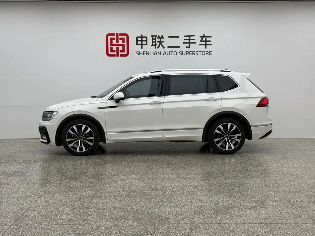 Volkswagen Tiguan L — фото 8