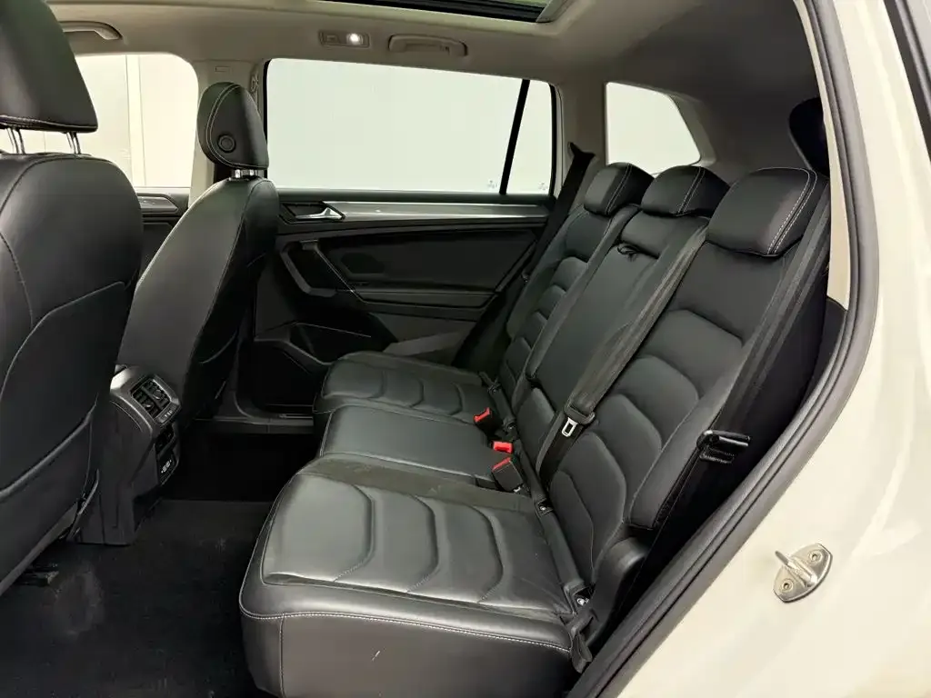 Volkswagen Tiguan L — фото 2