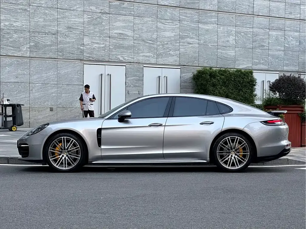Porsche Panamera — фото 10